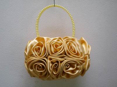Túi hoa hồng quấn quai hạt